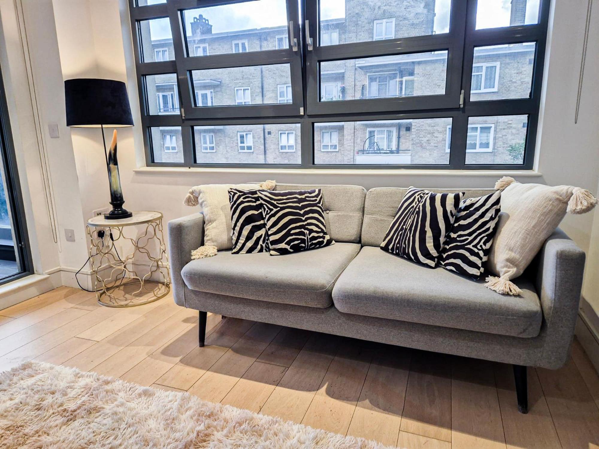 Modern & 3bedroom Flat With Pvt Balcony Steps From Regent's Park Apartment London