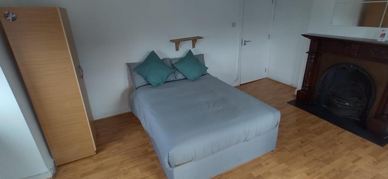 Massive Double In Manor House Zone 2 Homestay