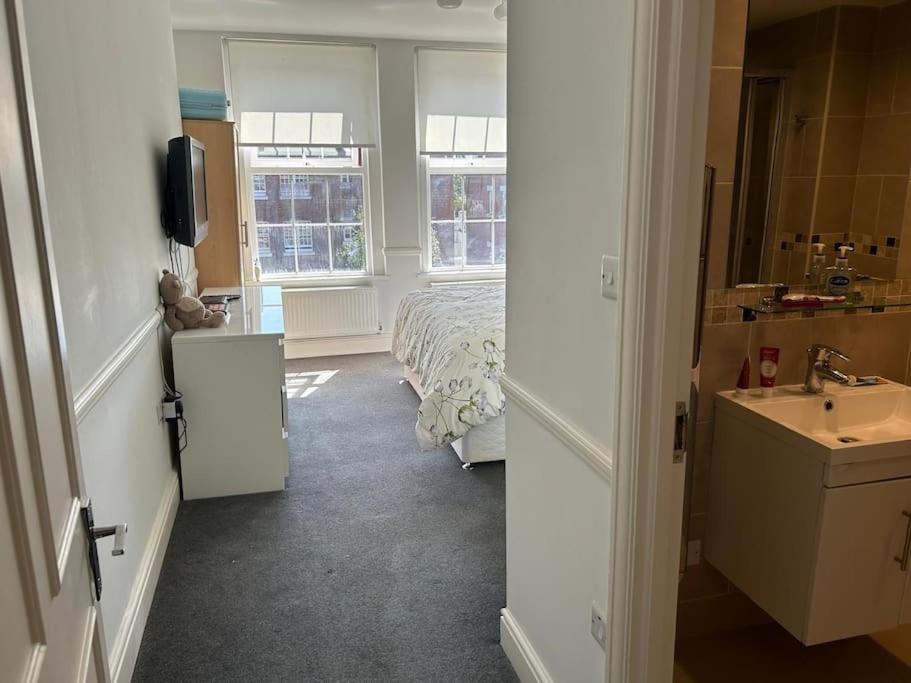 Elegant Flat In St Johns Wood * Londen