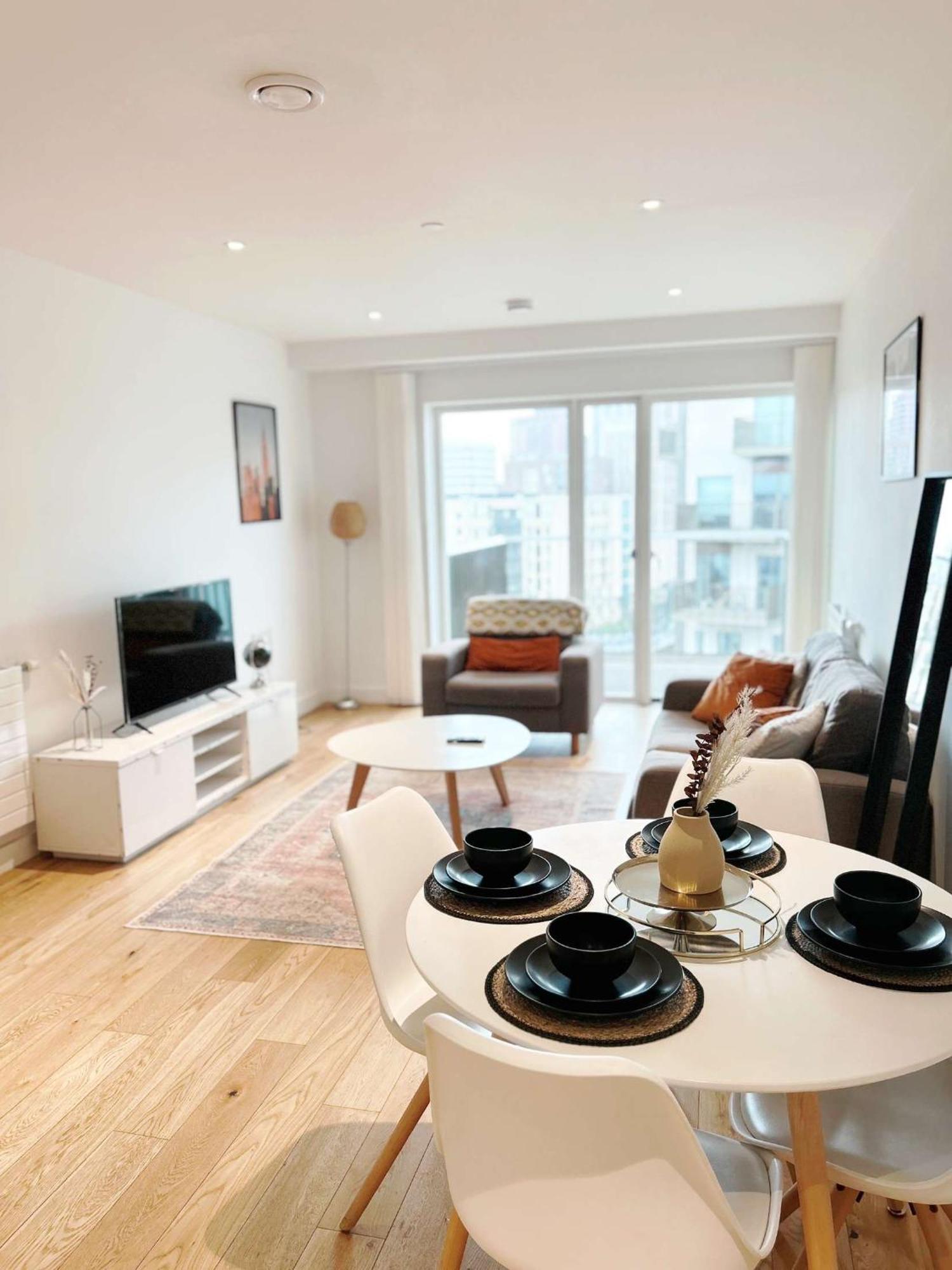 Apartment A Charming 2 Bedroom Flat *