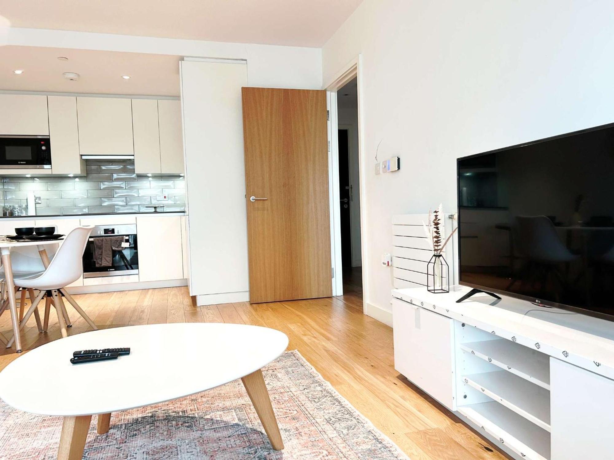 A Charming 2 Bedroom Flat Apartment