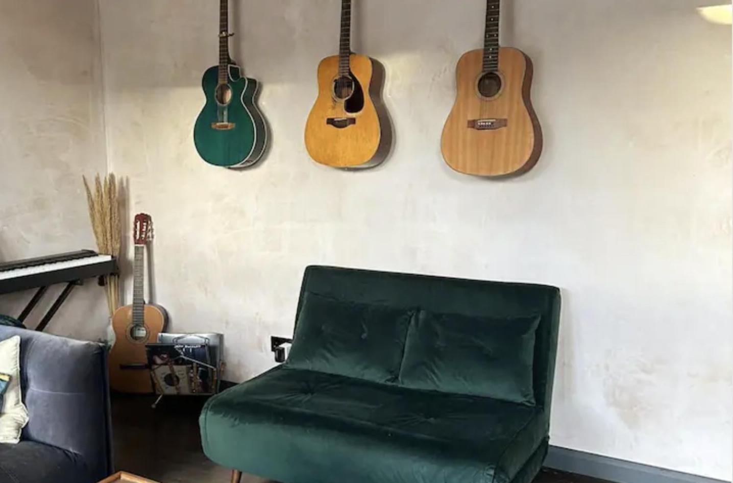 Alba's Den - A Creative Sanctuary In Nw10