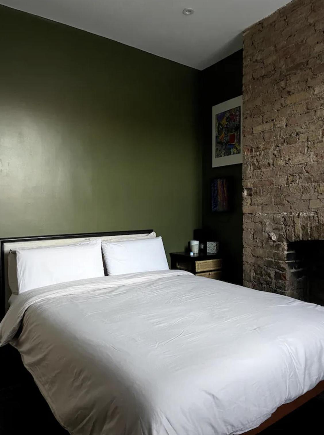 Alba's Den - A Creative Sanctuary In Nw10