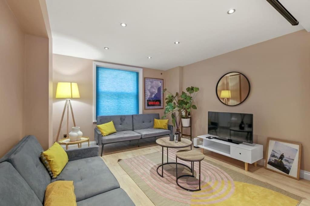 Stylish In Euston And Near Camden With Private Roof Terrace * Londen