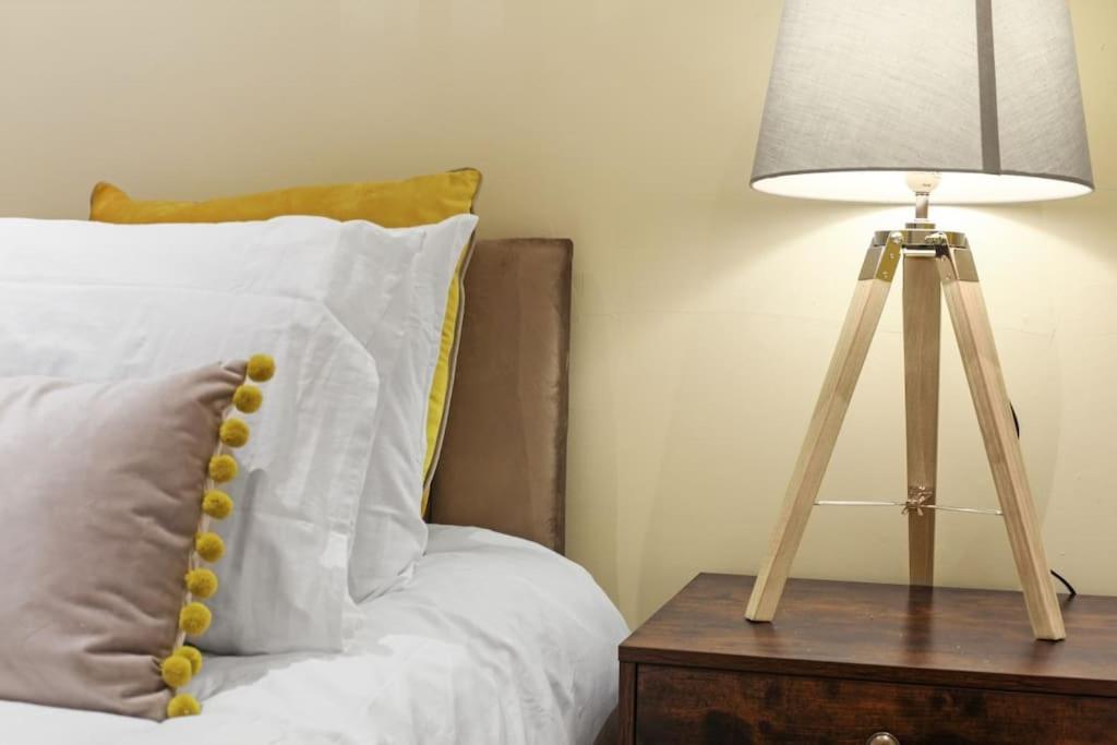 Stylish In Euston And Near Camden With Private Roof Terrace Londen