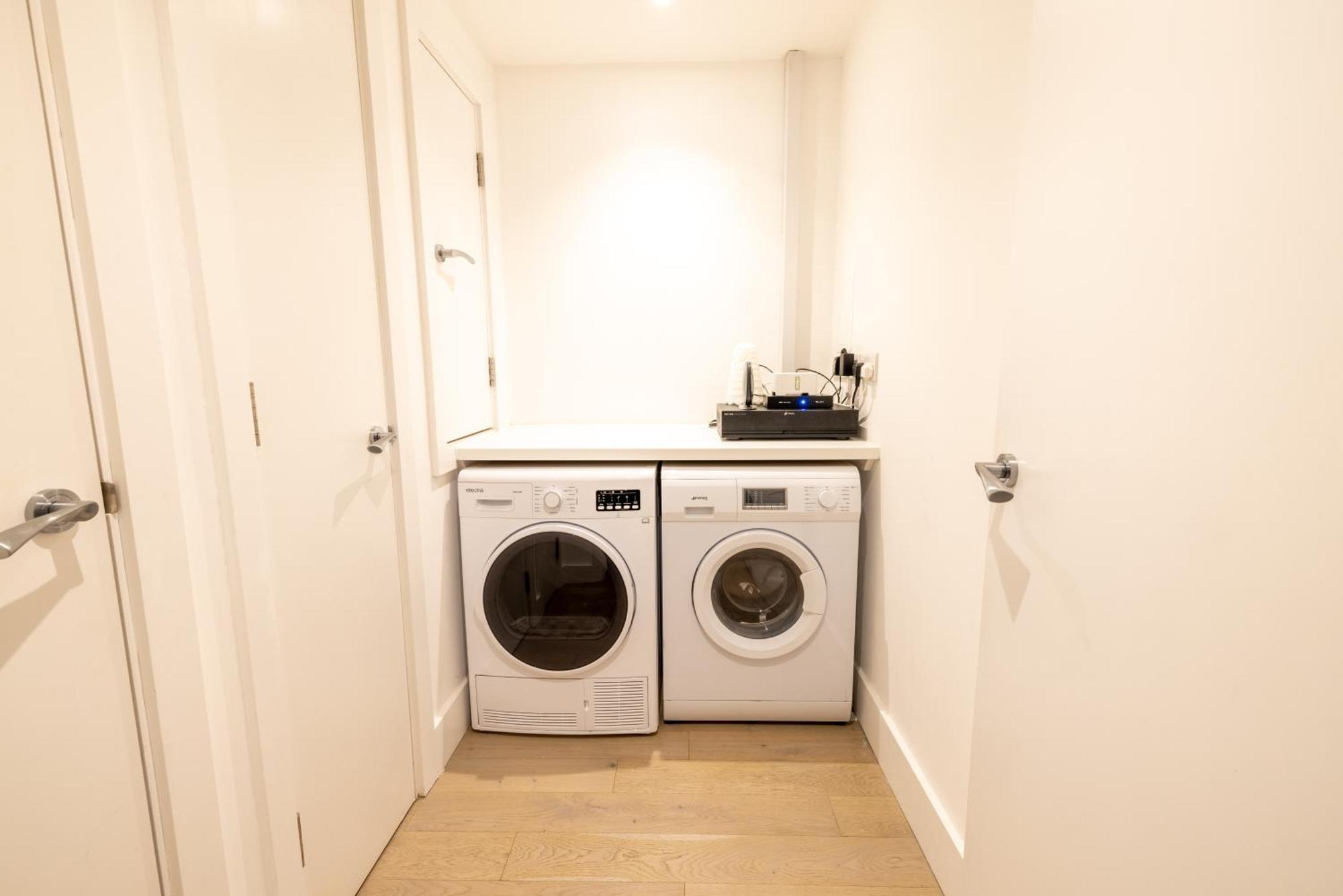Luxurious & Modern Townhouse In Hammersmith London