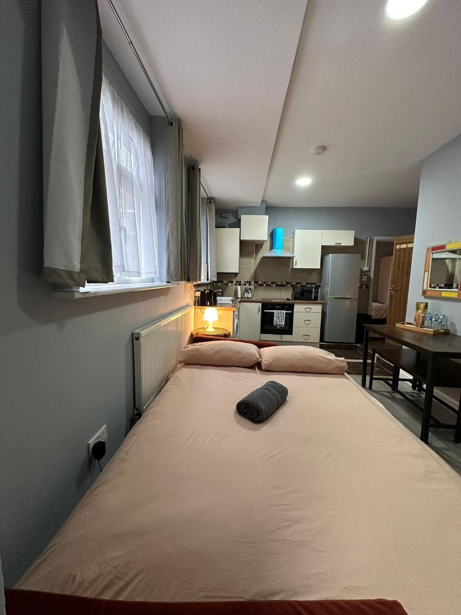 - Ground Floor 2 Bedrooms Leilighet *