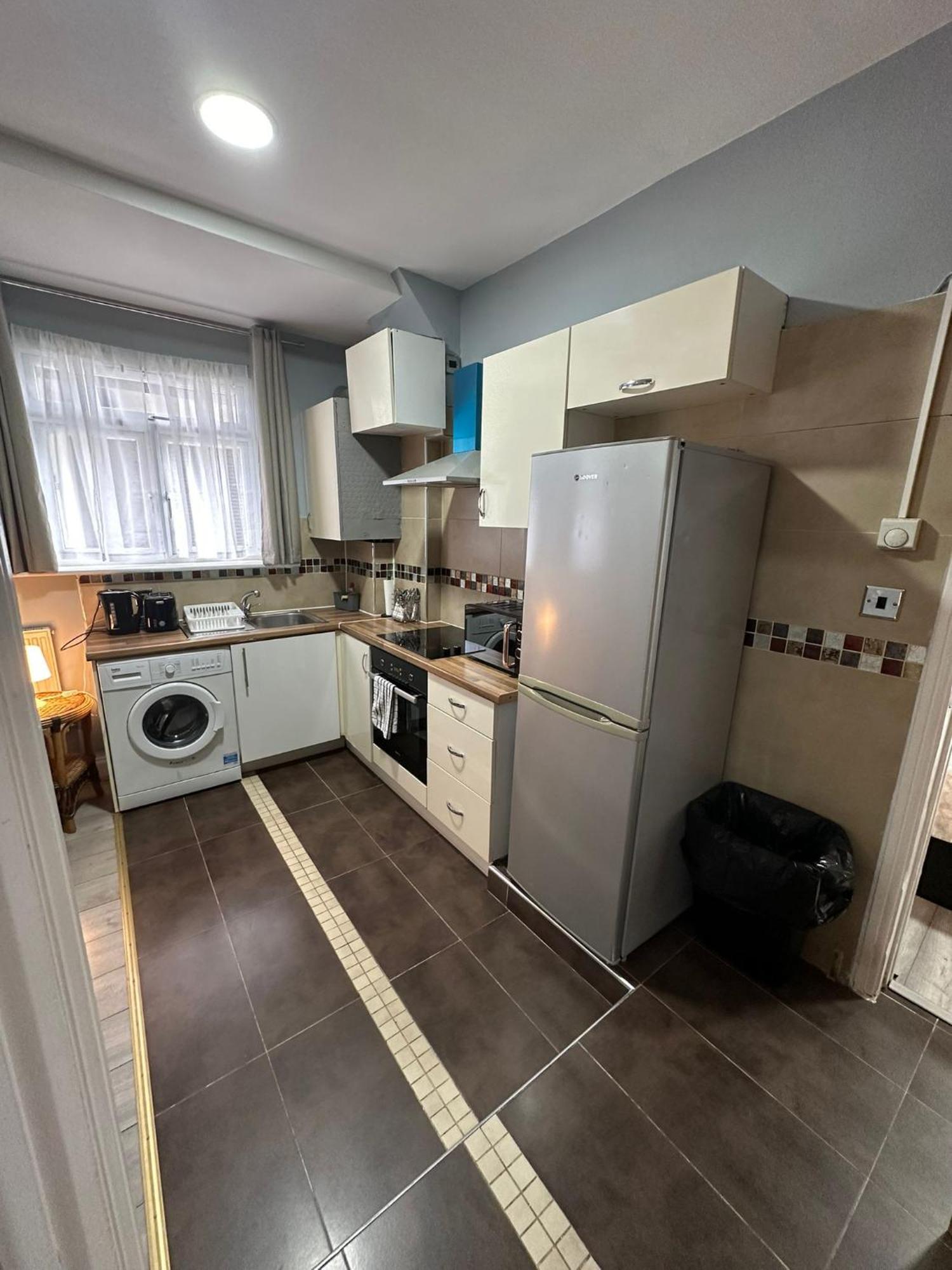 Leilighet - Ground Floor 2 Bedrooms *