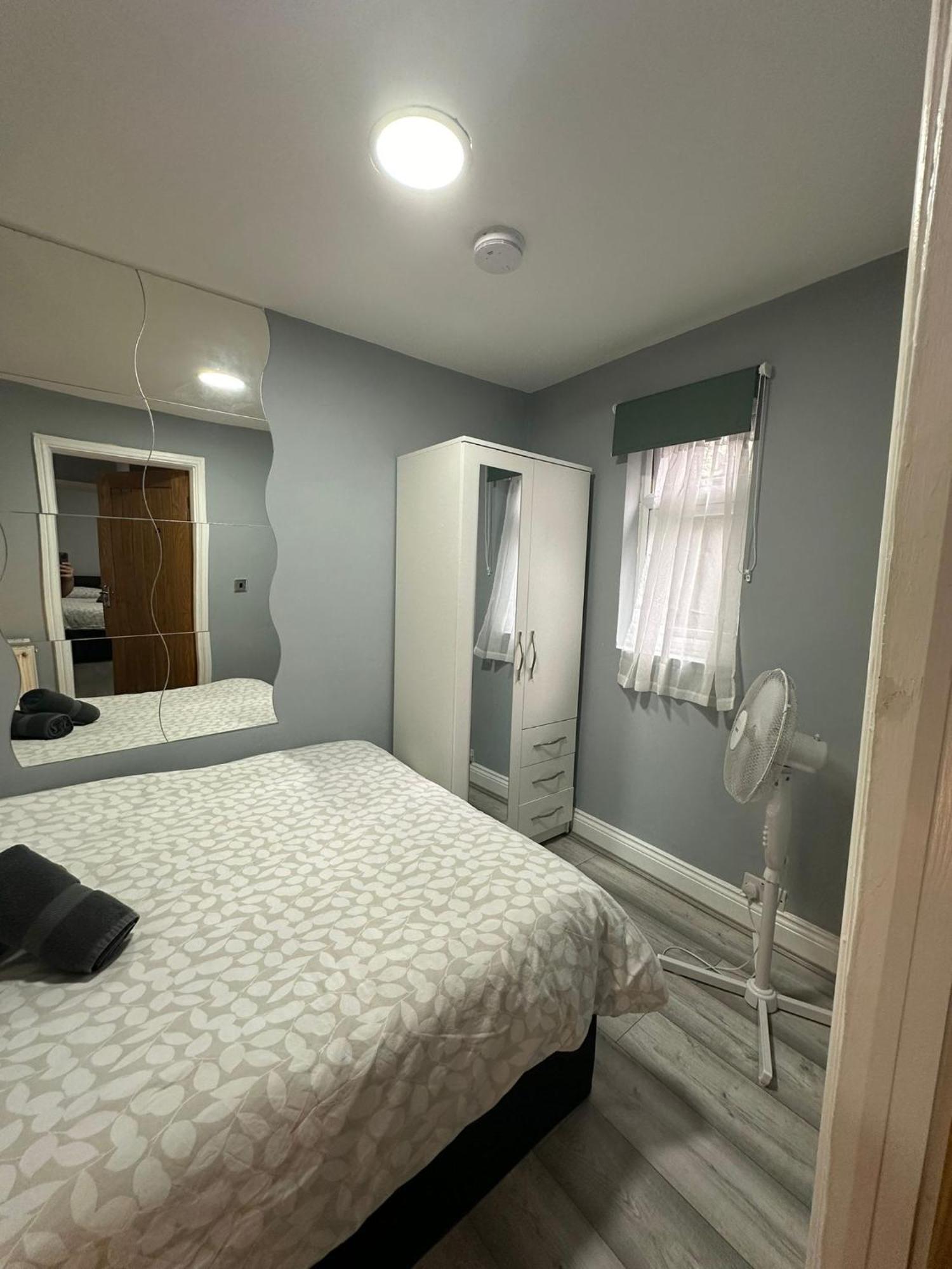 - Ground Floor 2 Bedrooms Leilighet *