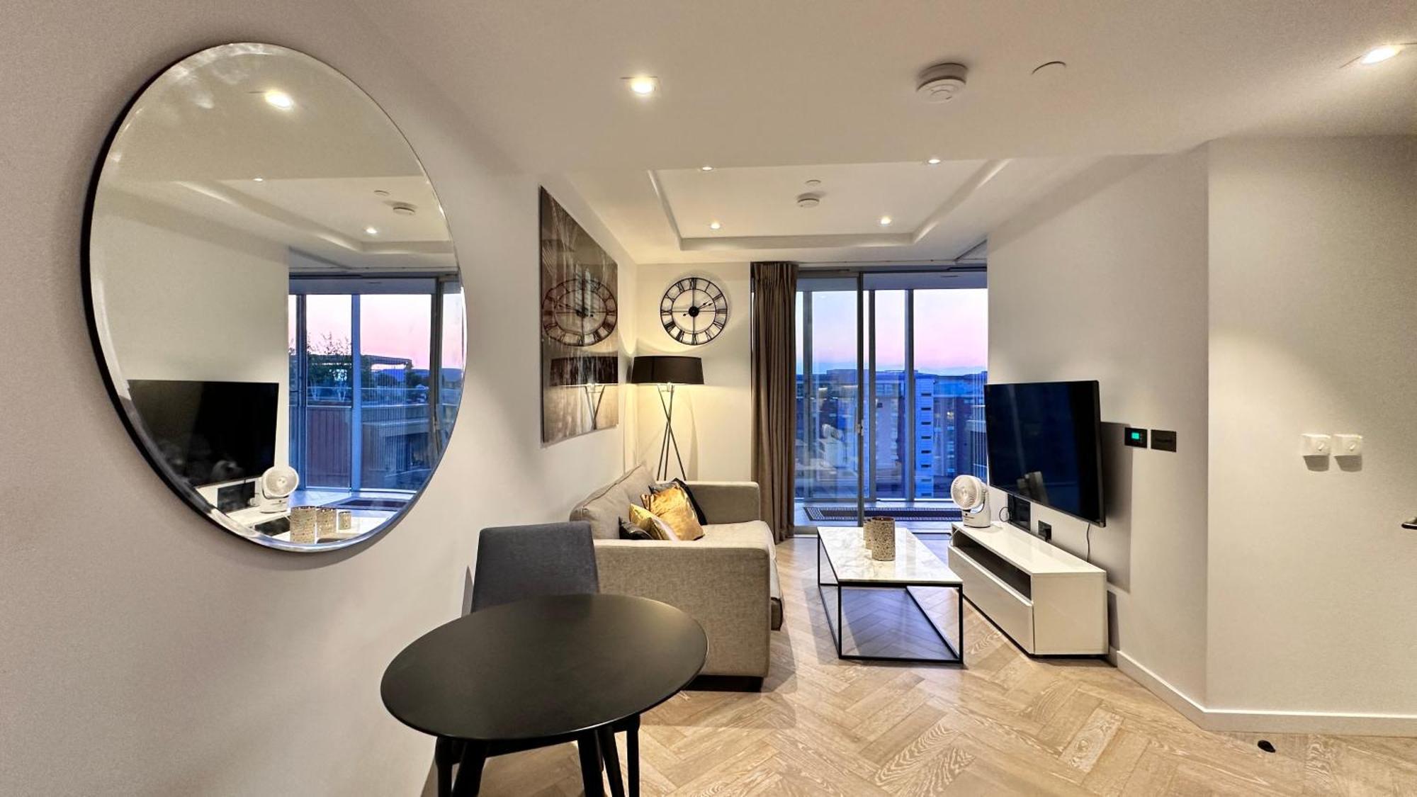 Battersea Power Station - Winter Garden Balcony & 1gb Wifi - Luxurylondonstays * Londres