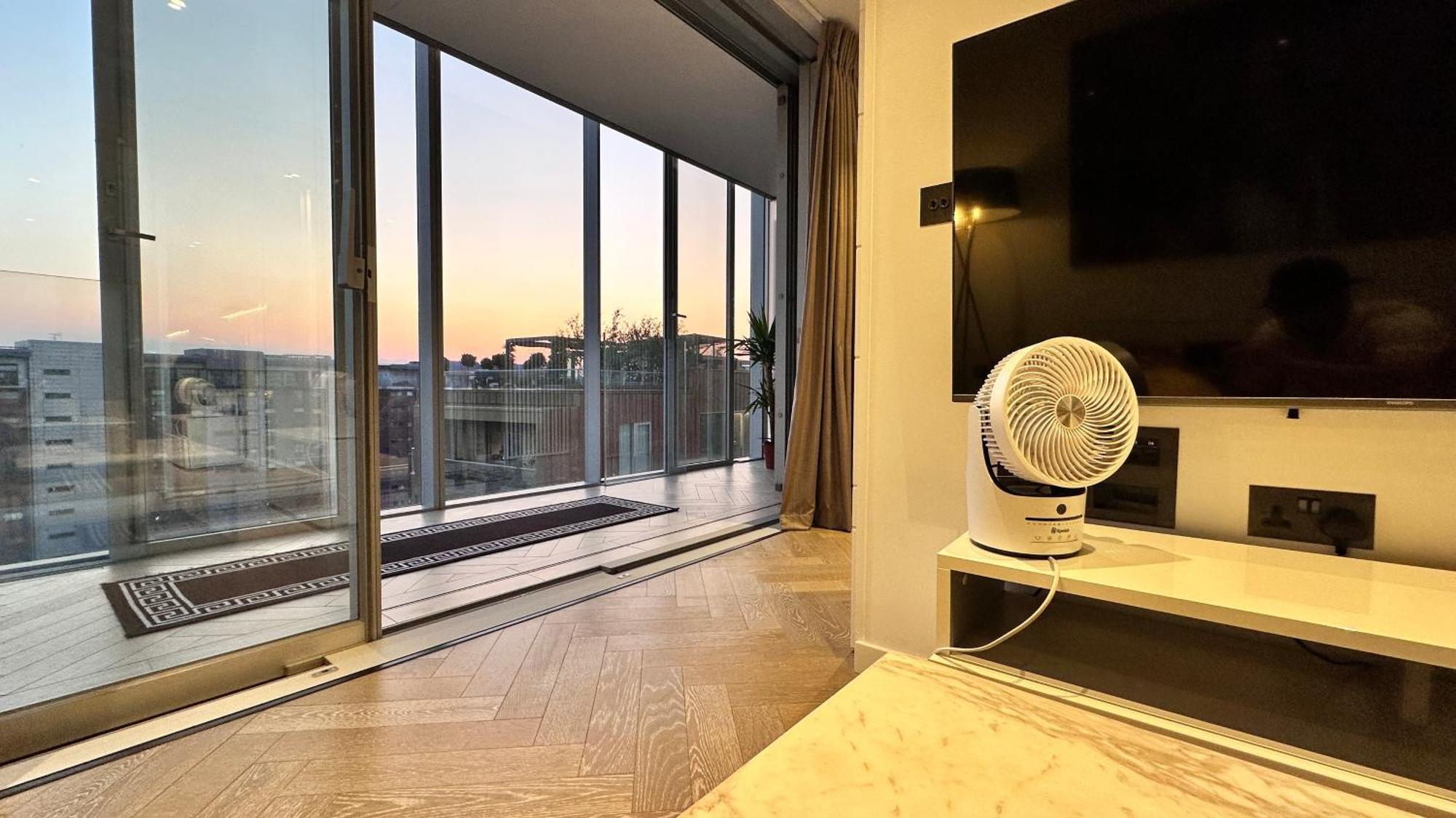 Battersea Power Station - Winter Garden Balcony & 1gb Wifi - Luxurylondonstays Apartamento *