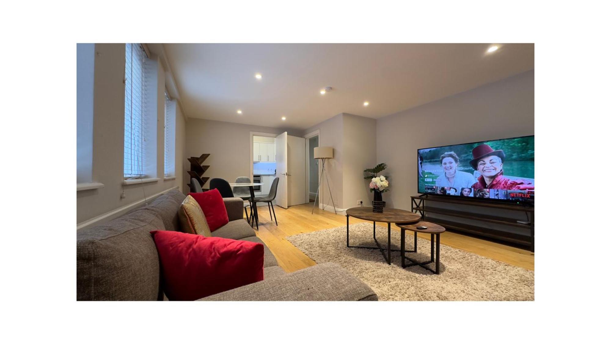 Kensington 2Bed Stucco Bright Large High Ceilings - Luxurylondonstays Leilighet London