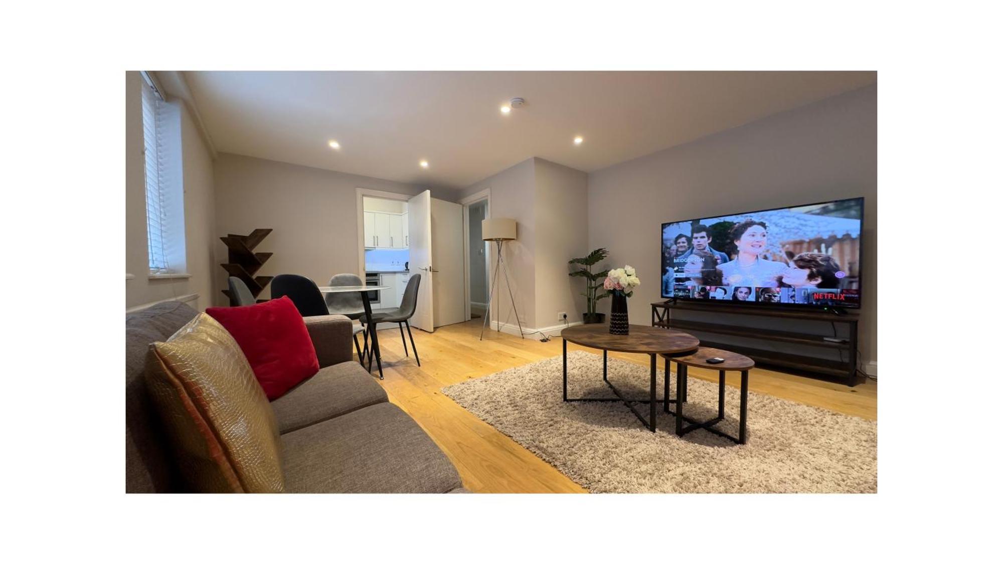 Kensington 2Bed Stucco Bright Large High Ceilings - Luxurylondonstays