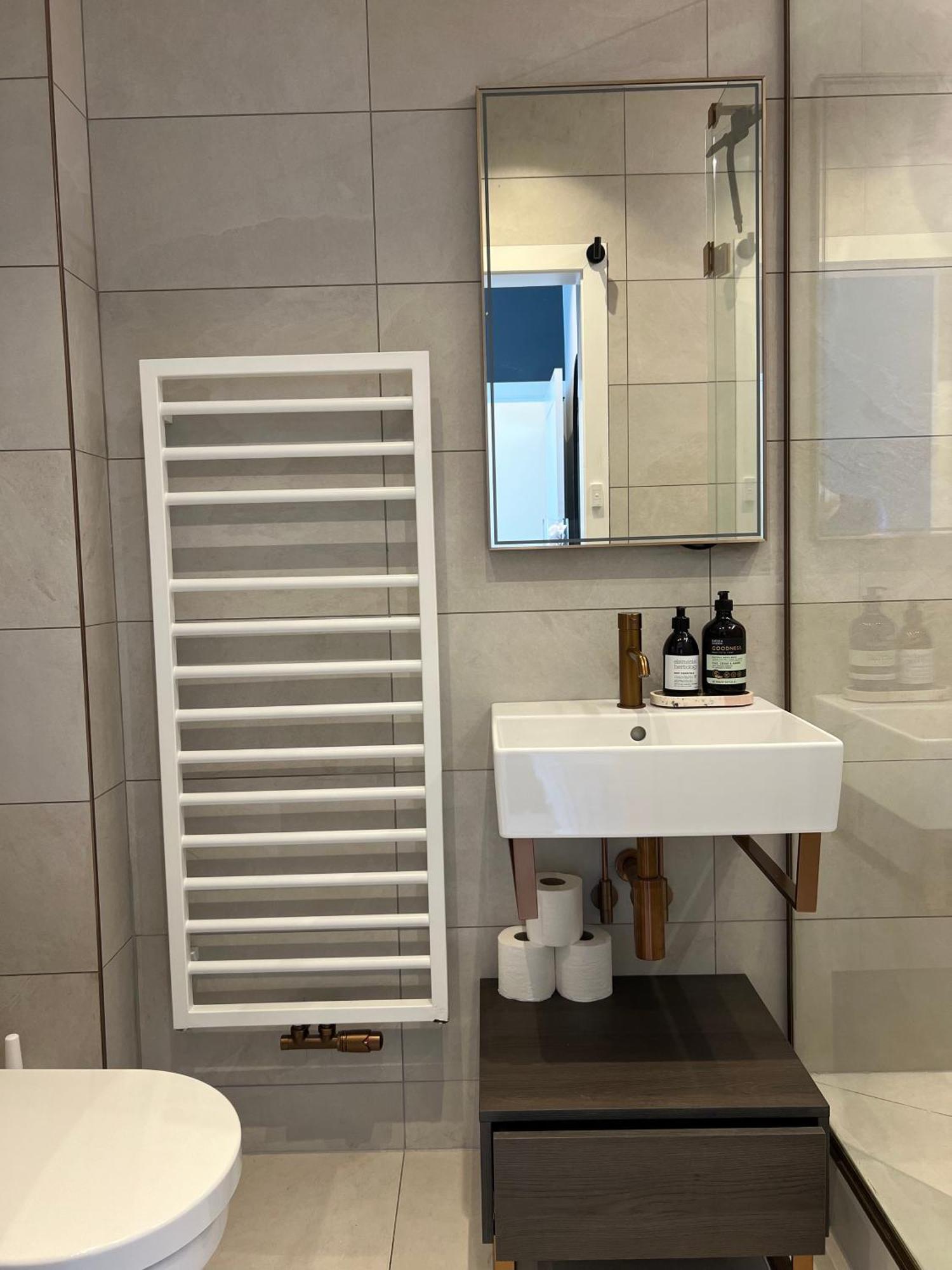 Convenient Clapham Junction Flat Londen