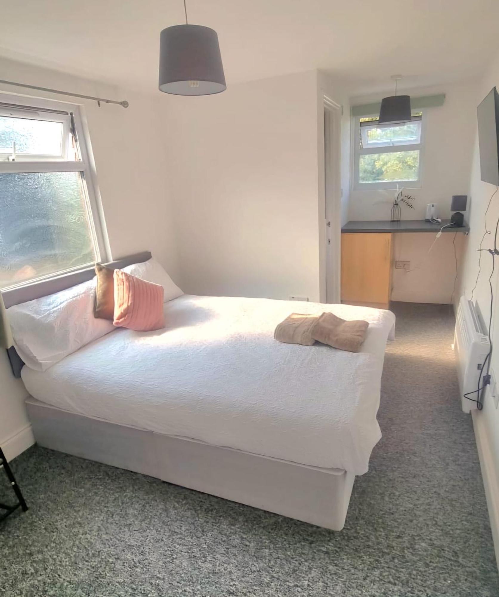 Gasthuis En-suite Double - Leytonstone E11