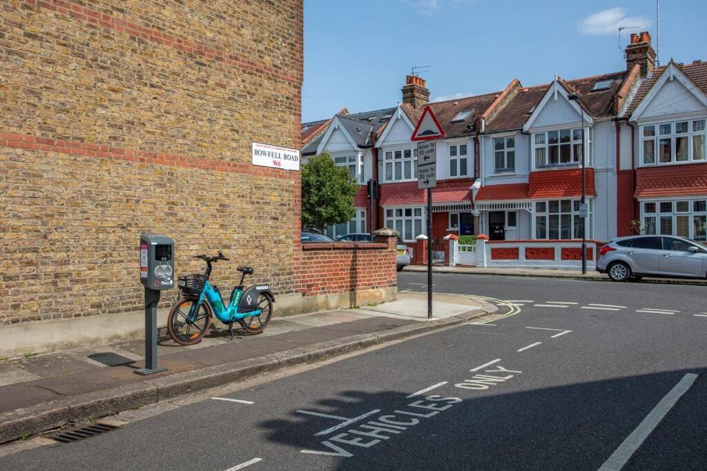 Feriehus Beautiful 5 Bedroom 4 Bathroom House In W6 By Yoko - 10 Minute's To - Free Parking, Fast Wifi, Work Desks And Smarttvs With And Netflix