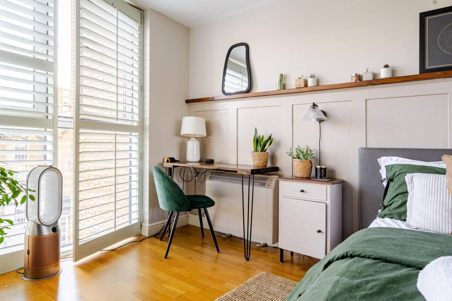 Stunning 2 Bed Riverside Flat Apartment