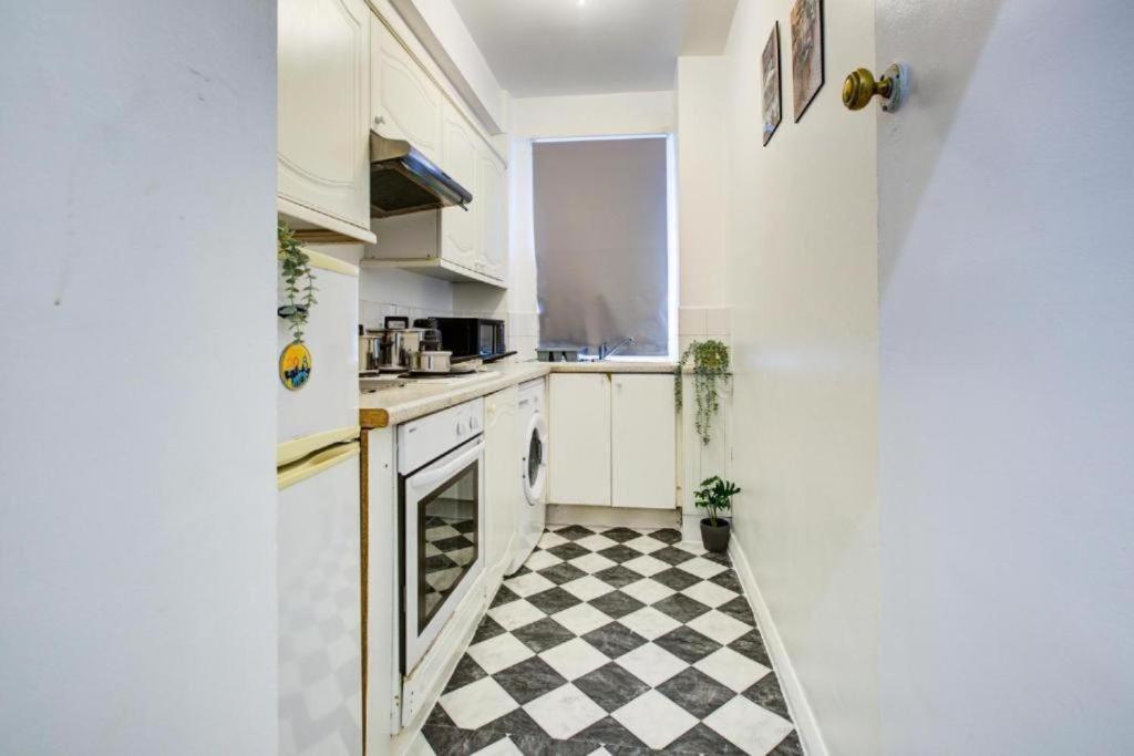 Beautiful Near Marble Arch Apartment *