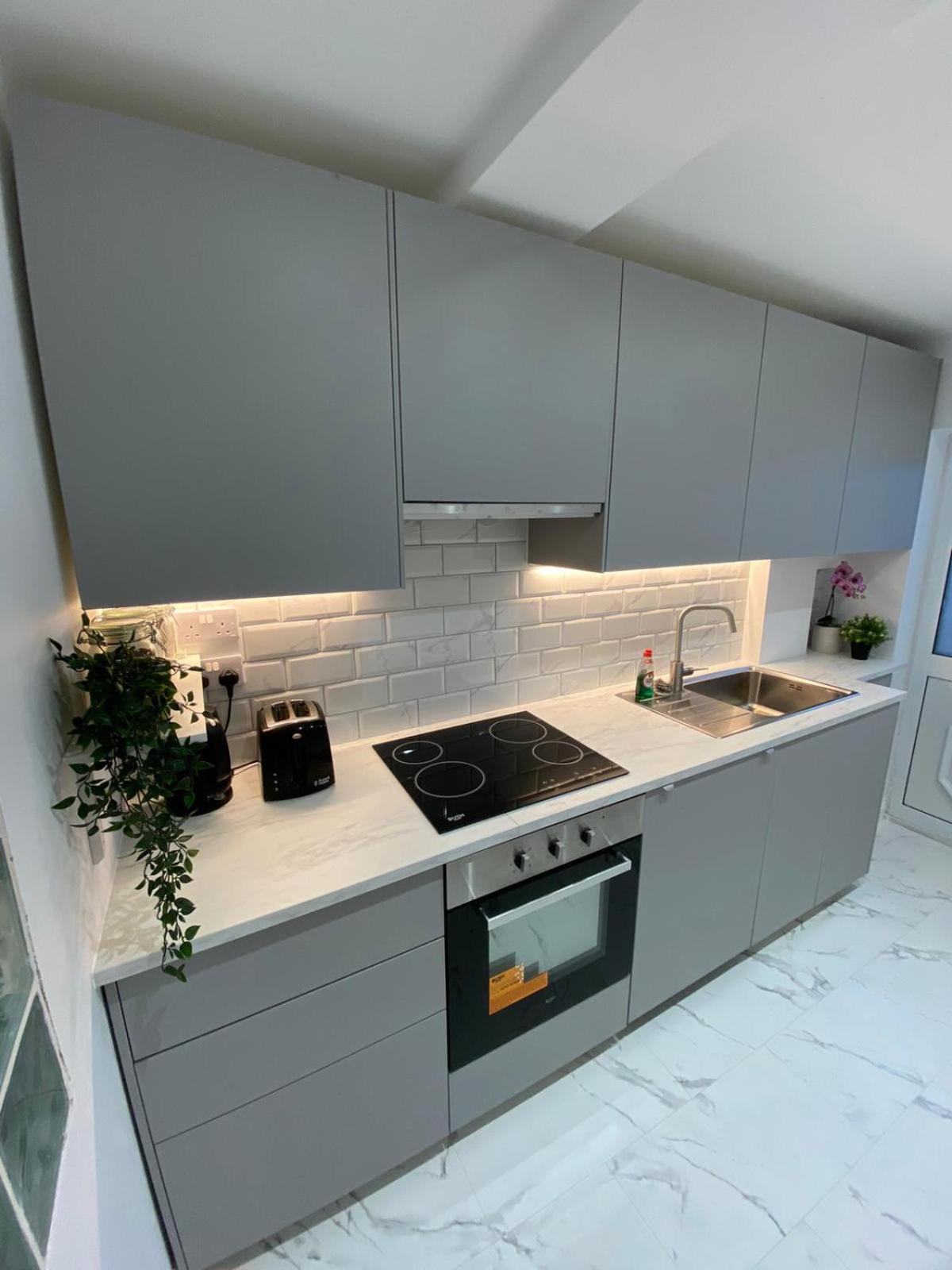 Beautiful Newly Renovated House Sleeps 6 People, Only 12 Minutes By Tube To Oxford Circus Vakantiehuis Londen