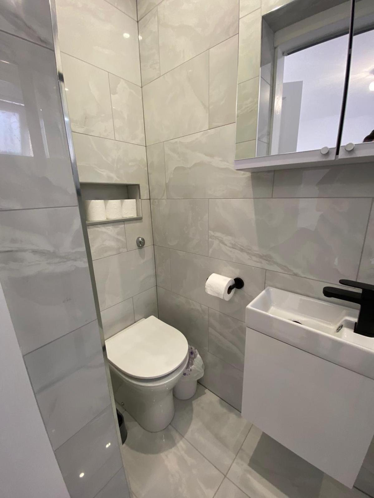Beautiful Newly Renovated House Sleeps 6 People, Only 12 Minutes By Tube To Oxford Circus Londen