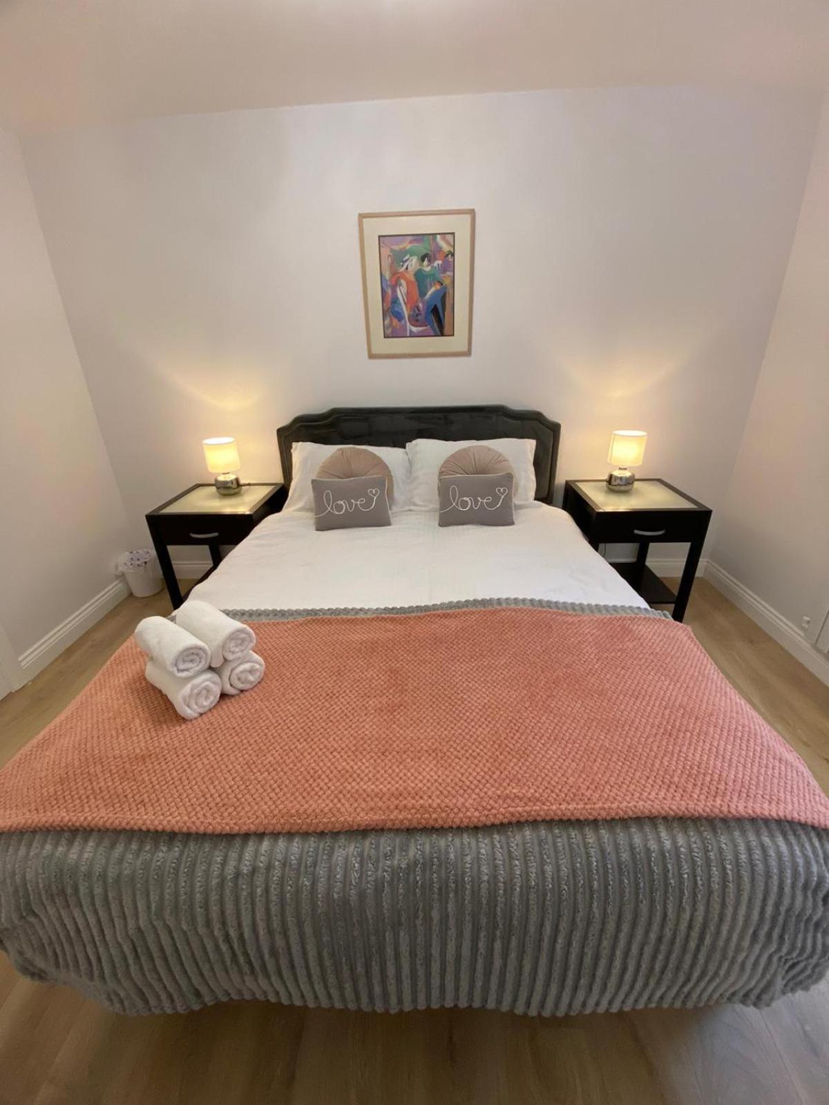 Beautiful Newly Renovated House Sleeps 6 People, Only 12 Minutes By Tube To Oxford Circus *