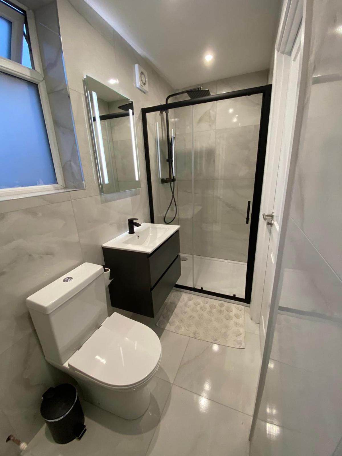 Vakantiehuis Beautiful Newly Renovated House Sleeps 6 People, Only 12 Minutes By Tube To Oxford Circus *