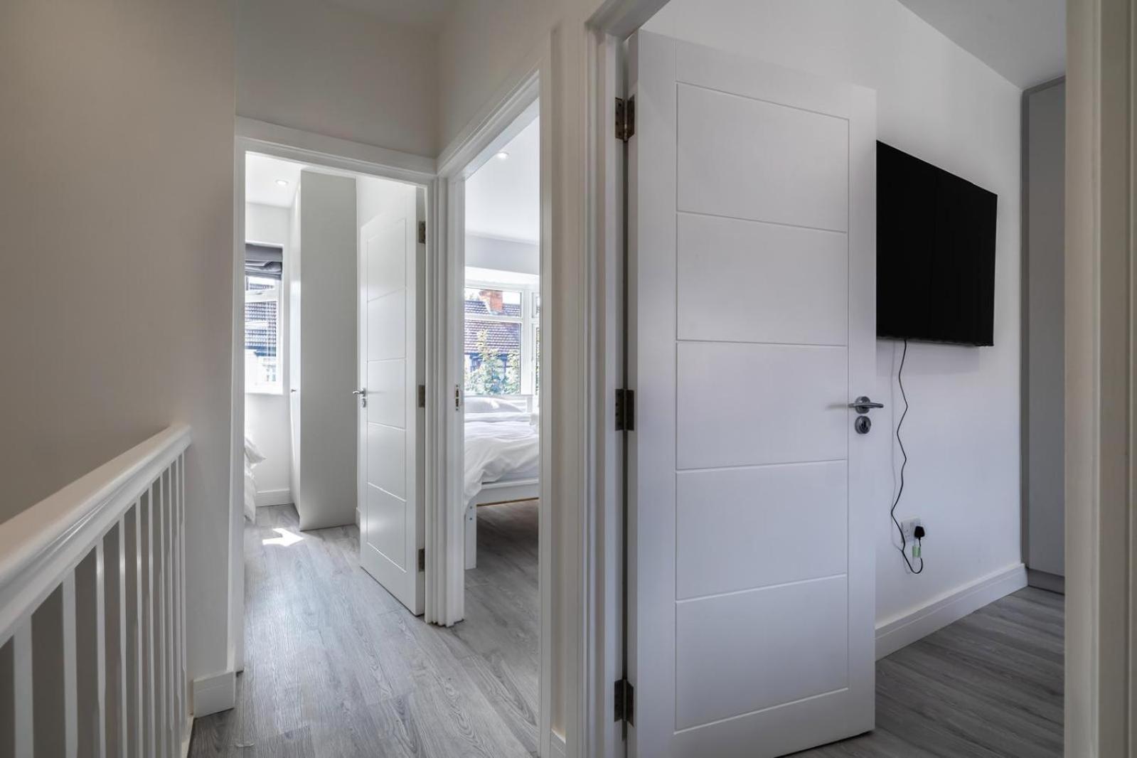 Modern With Driveway Parking For 2 Vehicles, Near Tottenham Hotspur Stadium, White Hart Lane Train Station Ferienhaus London
