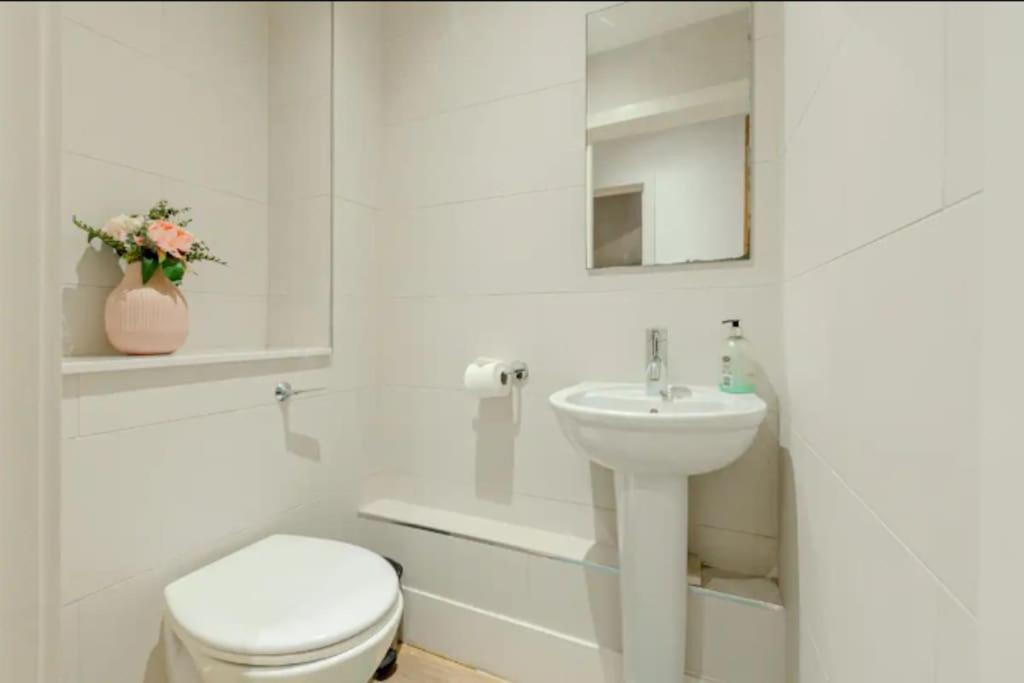 Gorgeous 4-level 3br - Check Profile Appartement *