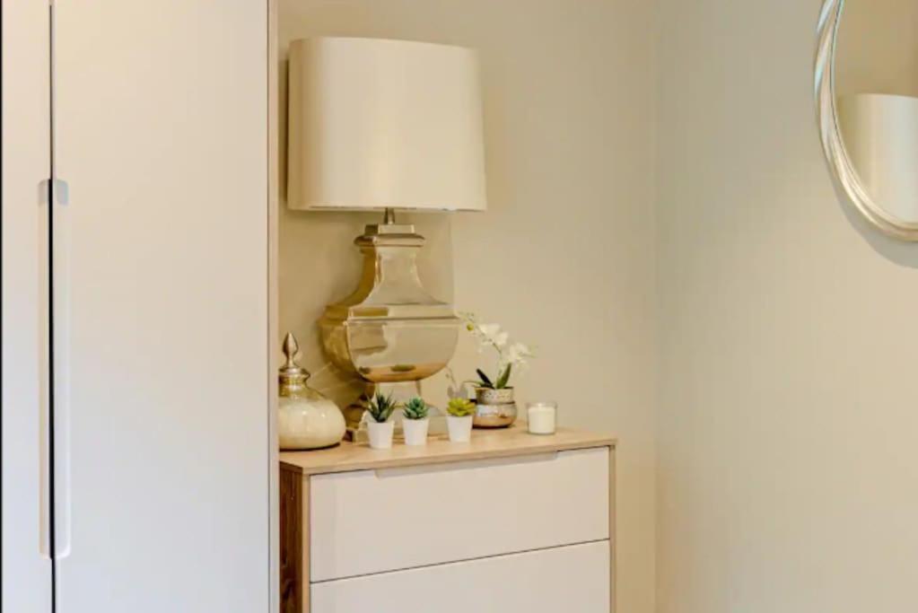 Gorgeous 4-level 3br - Check Profile Appartement Londen