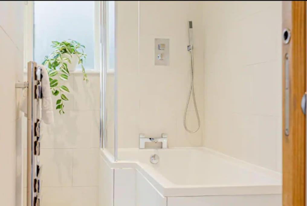 Appartement Gorgeous 4-level 3br - Check Profile Londen