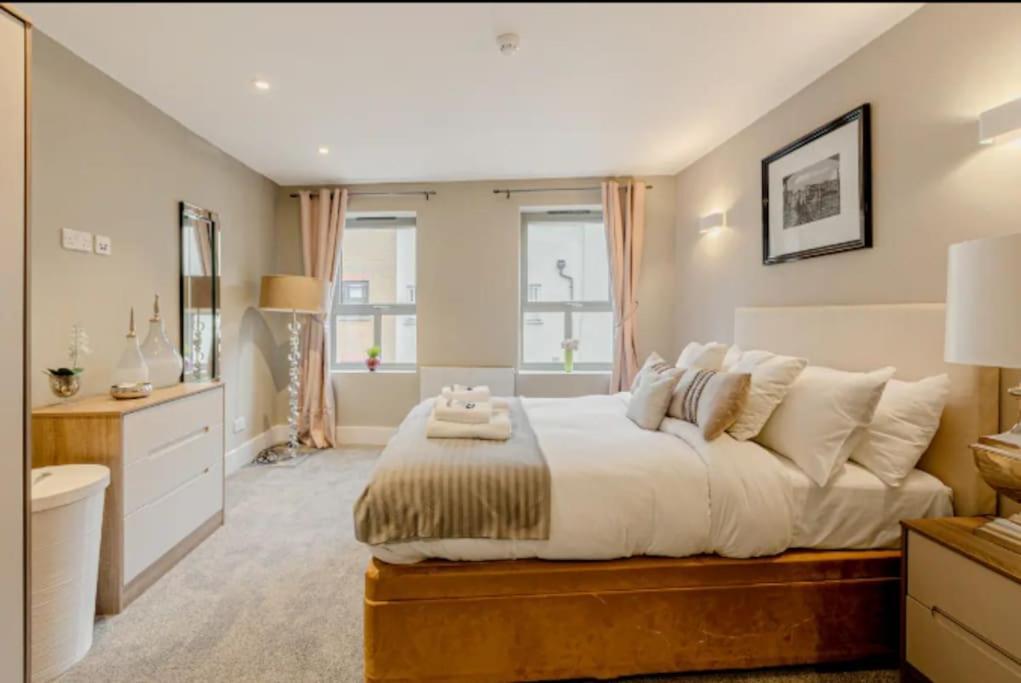 Gorgeous 4-level 3br - Check Profile Appartement