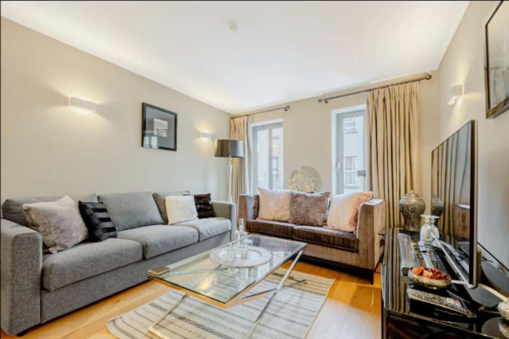 Gorgeous 4-level 3br - Check Profile Appartement Londen