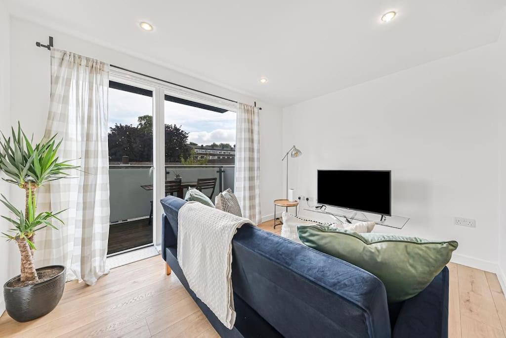 Luxury Lewisham - Zone 2 *