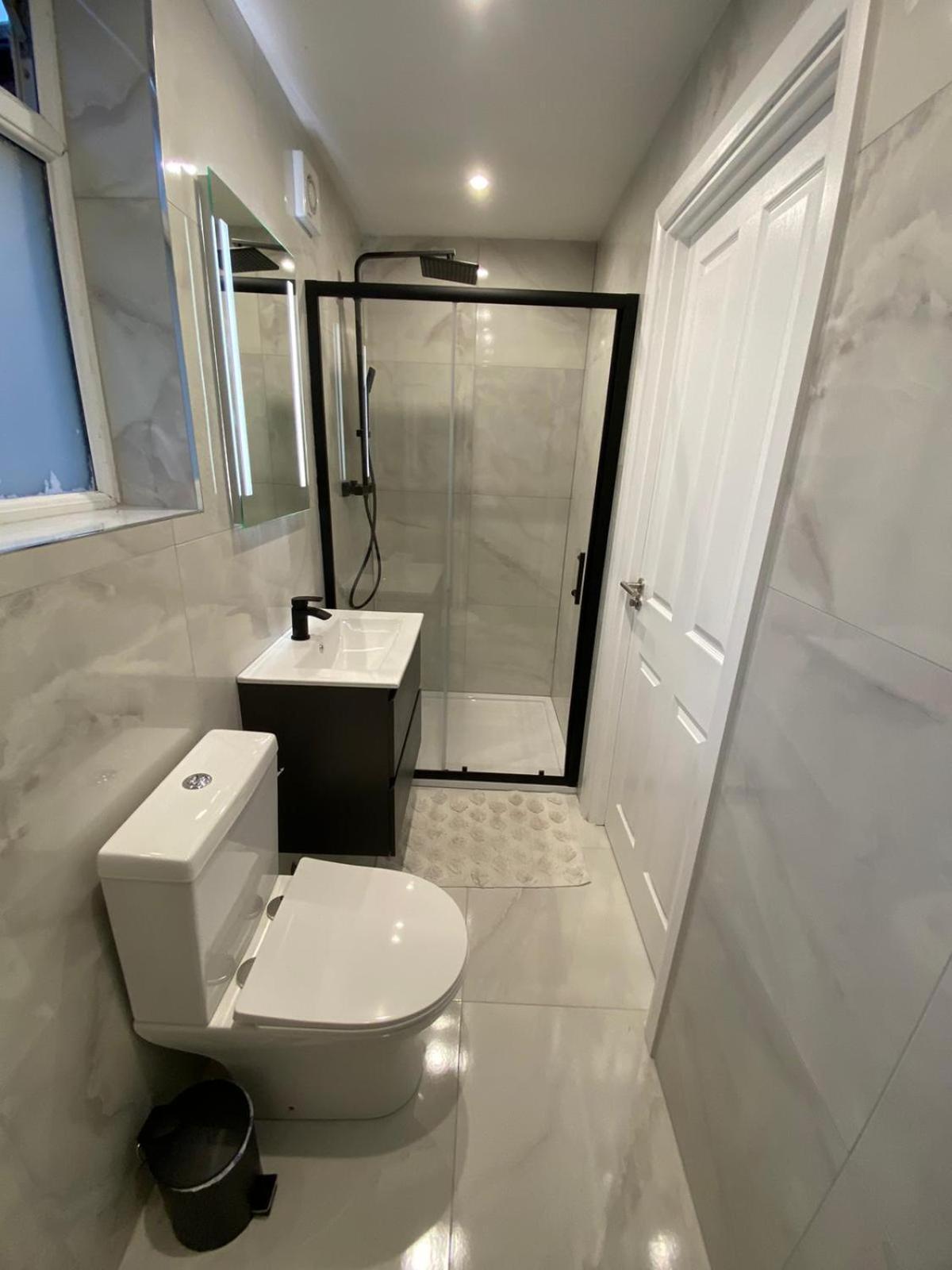 Vakantiehuis Beautiful Newly Renovated House Sleeps 6 People, Only 12 Minutes By Tube To Oxford Circus