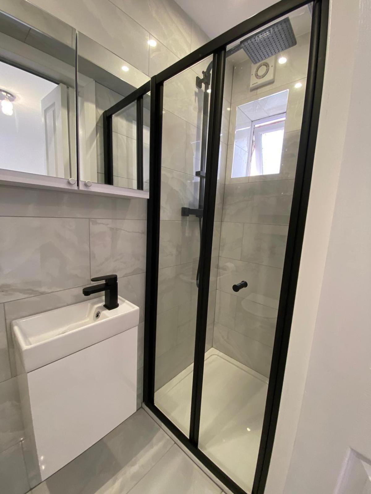 Beautiful Newly Renovated House Sleeps 6 People, Only 12 Minutes By Tube To Oxford Circus Vakantiehuis *