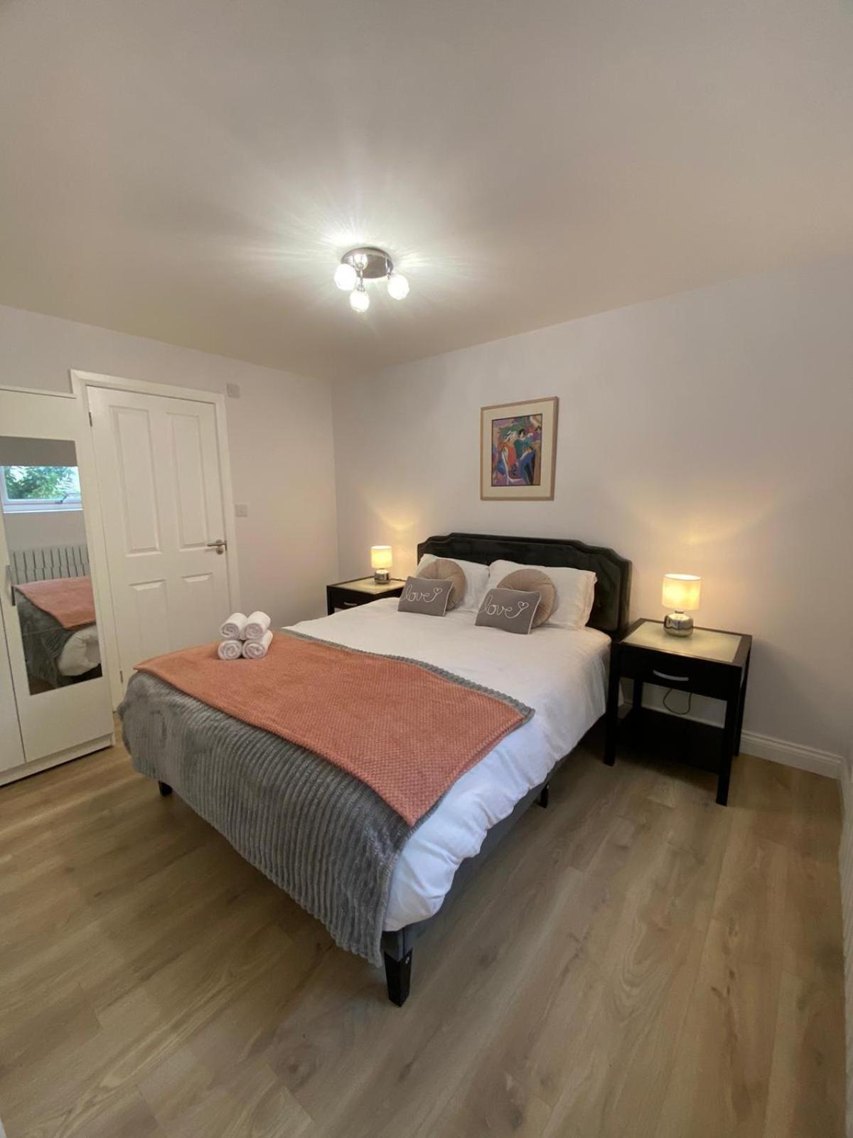 Beautiful Newly Renovated House Sleeps 6 People, Only 12 Minutes By Tube To Oxford Circus