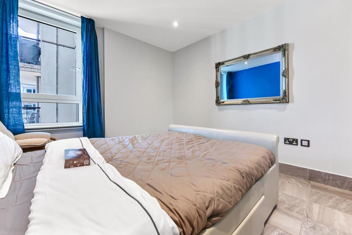 Luxury 2 Bed Close To *