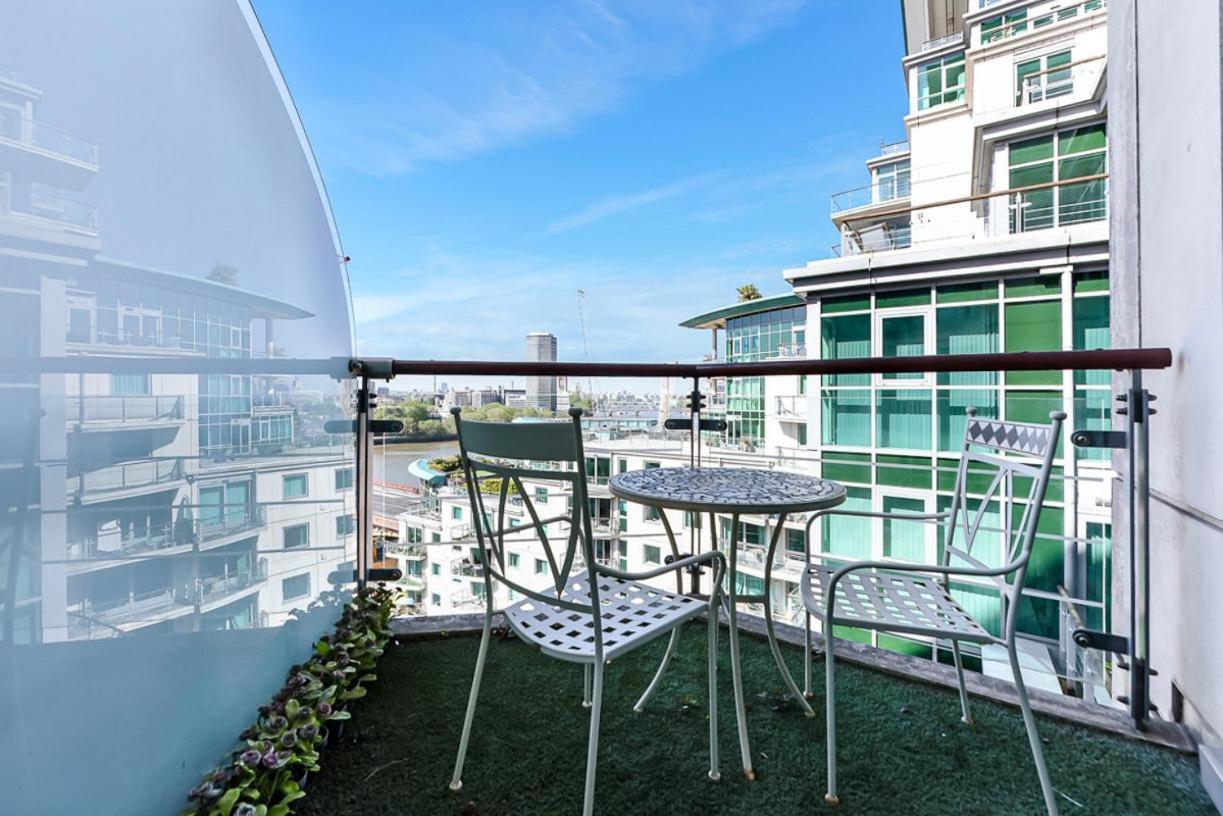 Luxury 2 Bed Close To *