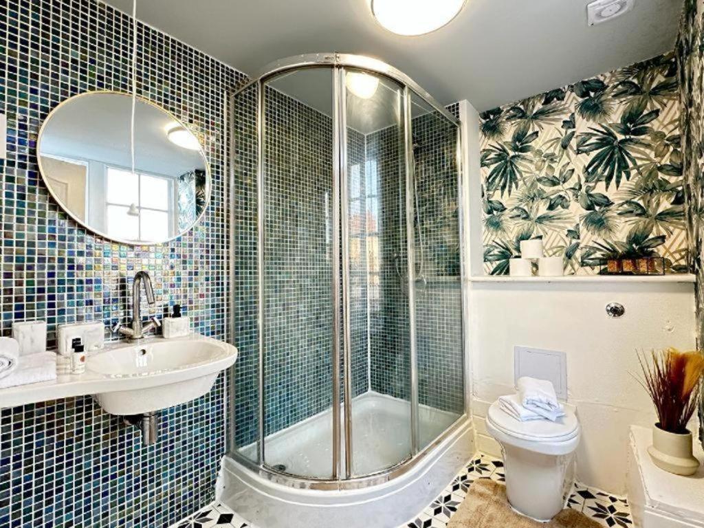 Apartment Three Bedroom Near Hyde Park *