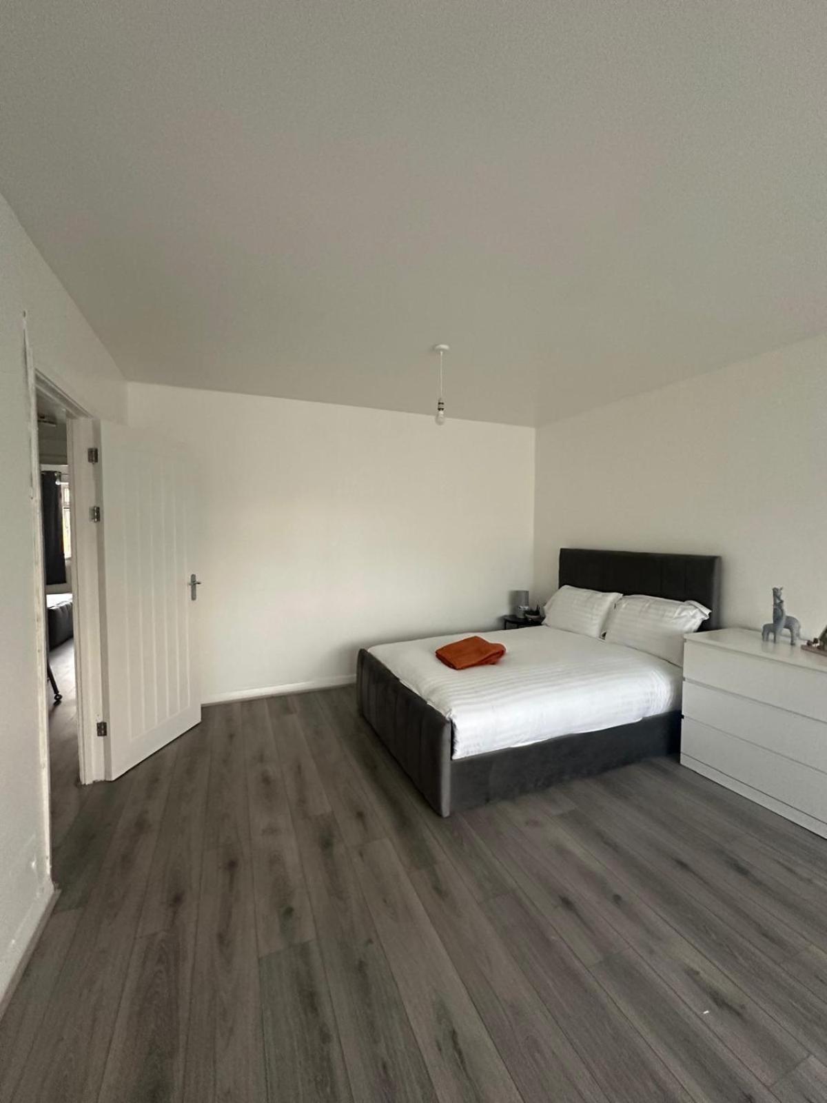Modern In A 4 Bedroom Flat In London, Shared Bathroom! Accommodatie bij particulieren