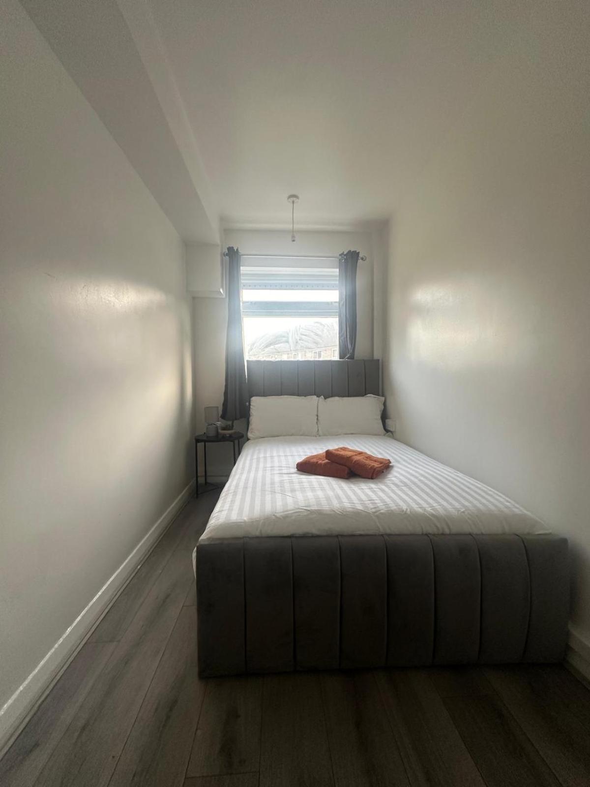 Modern In A 4 Bedroom Flat In London, Shared Bathroom! Accommodatie bij particulieren *