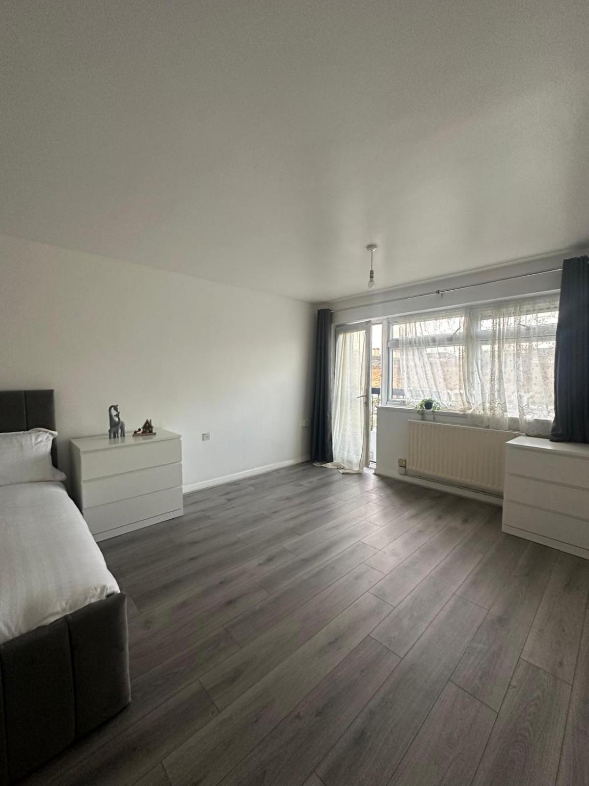 Accommodatie bij particulieren Modern In A 4 Bedroom Flat In London, Shared Bathroom! Londen