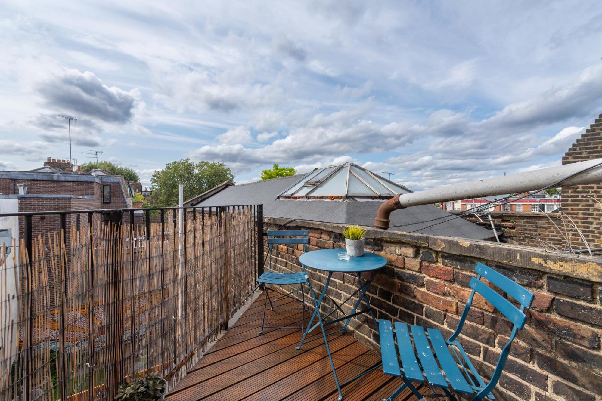 Appartement Modernised 1 And 2 Bedrooms Option Terrace And Balcony High Street Londen