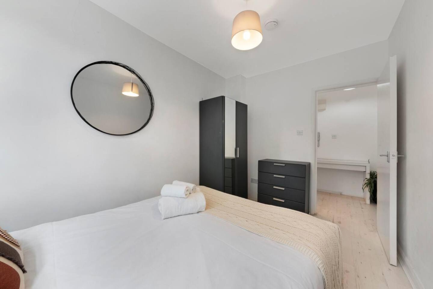 2 Bed Apartment- Finsbury Park Station B Apartment *
