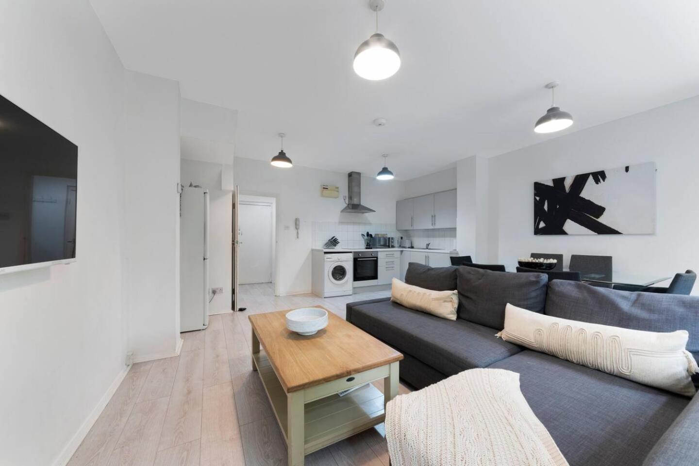 Apartment 2 Bed Apartment- Finsbury Park Station B *