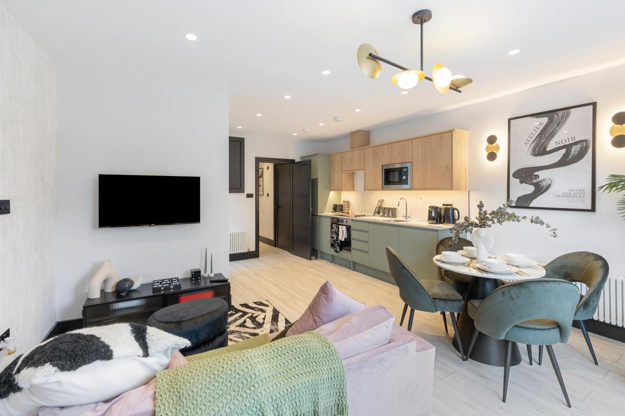 Leilighet Unwind In Style 2br With Cozy Backyard For Groups London
