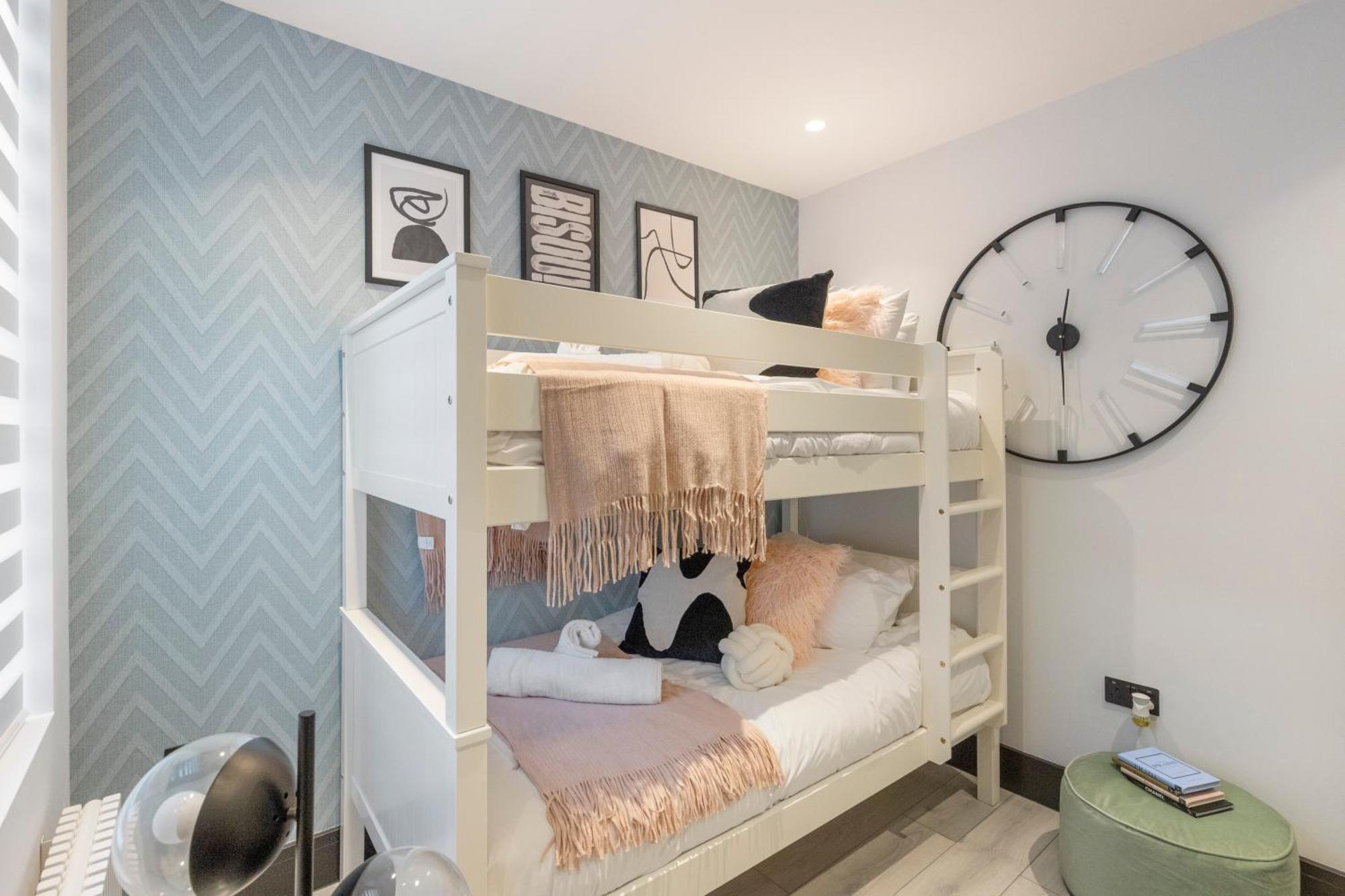 Leilighet Unwind In Style 2br With Cozy Backyard For Groups