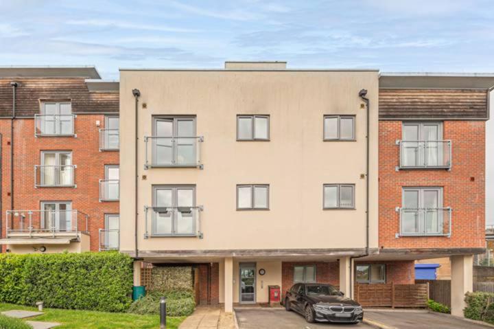 3b Modern - Garden & Free Parking Apartment *