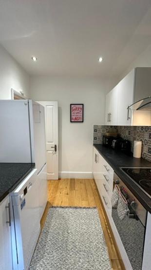 Modern Flat In Apartment London