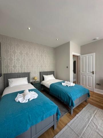Modern Flat In Apartment *